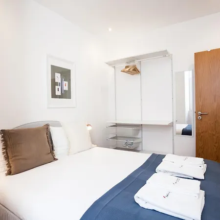 Flh Estefania Elegant Urban Retreat Apartment *