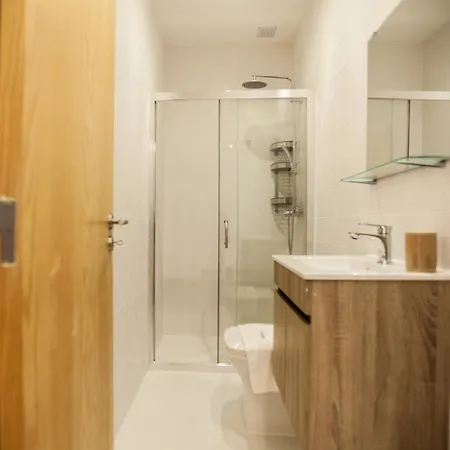 Flh Estefania Elegant Urban Retreat Apartment *